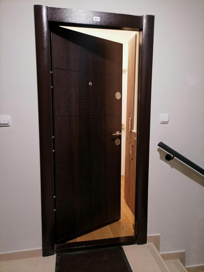 Apartman Ana Ni Exterior foto