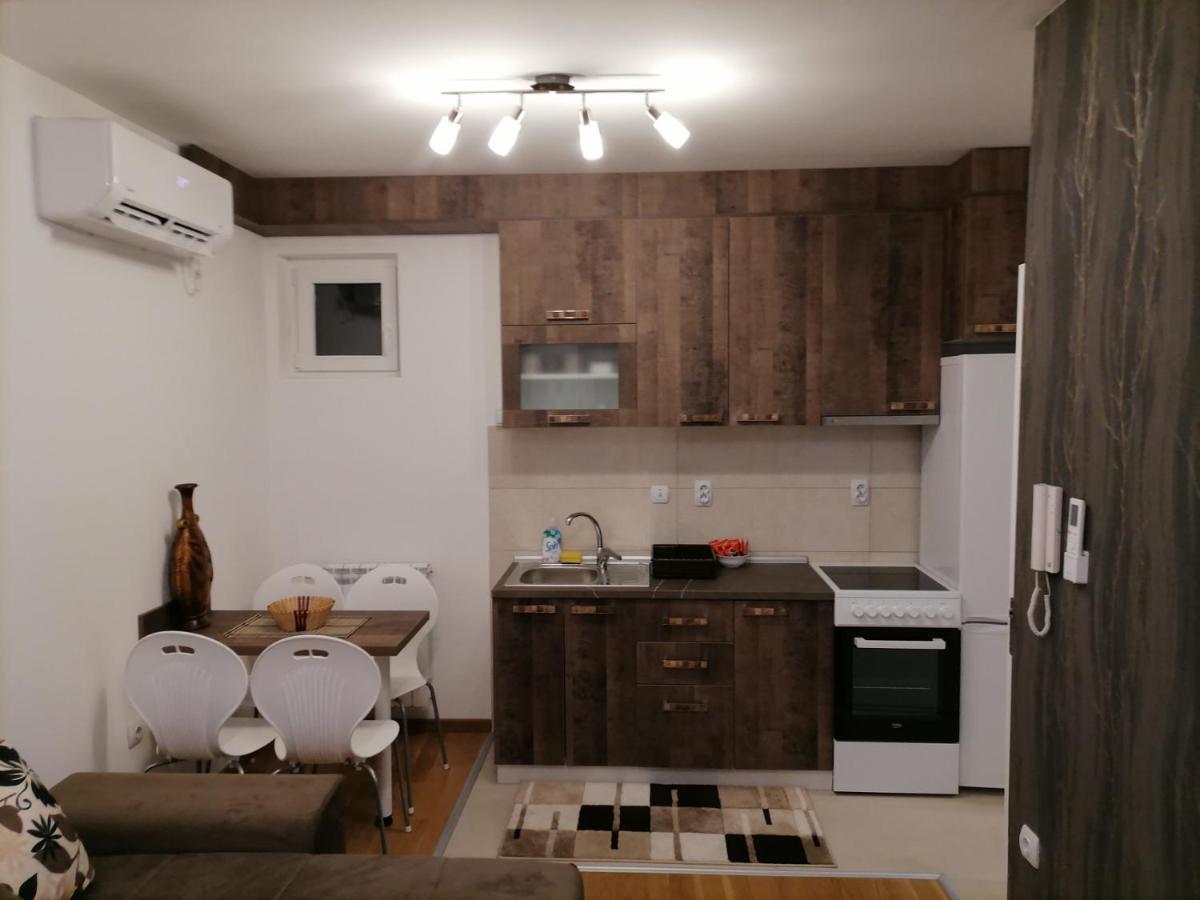 Apartman Ana Ni Exterior foto